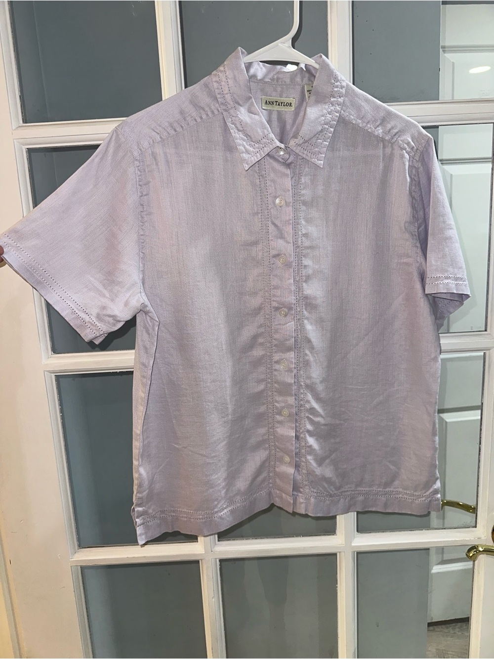 Ann Taylor 100% Linen Light Button Up Relaxed Fit Shirt Elevated Top Lavender